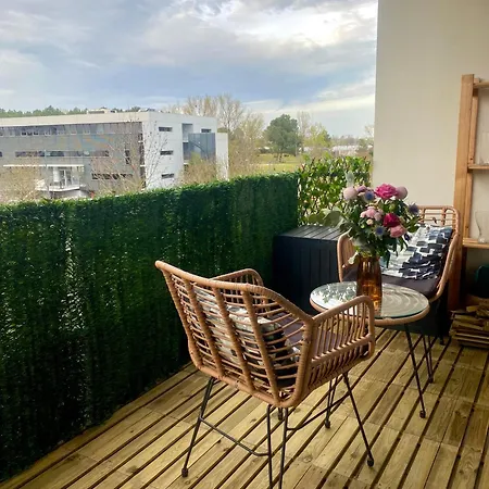 Au Bord Du